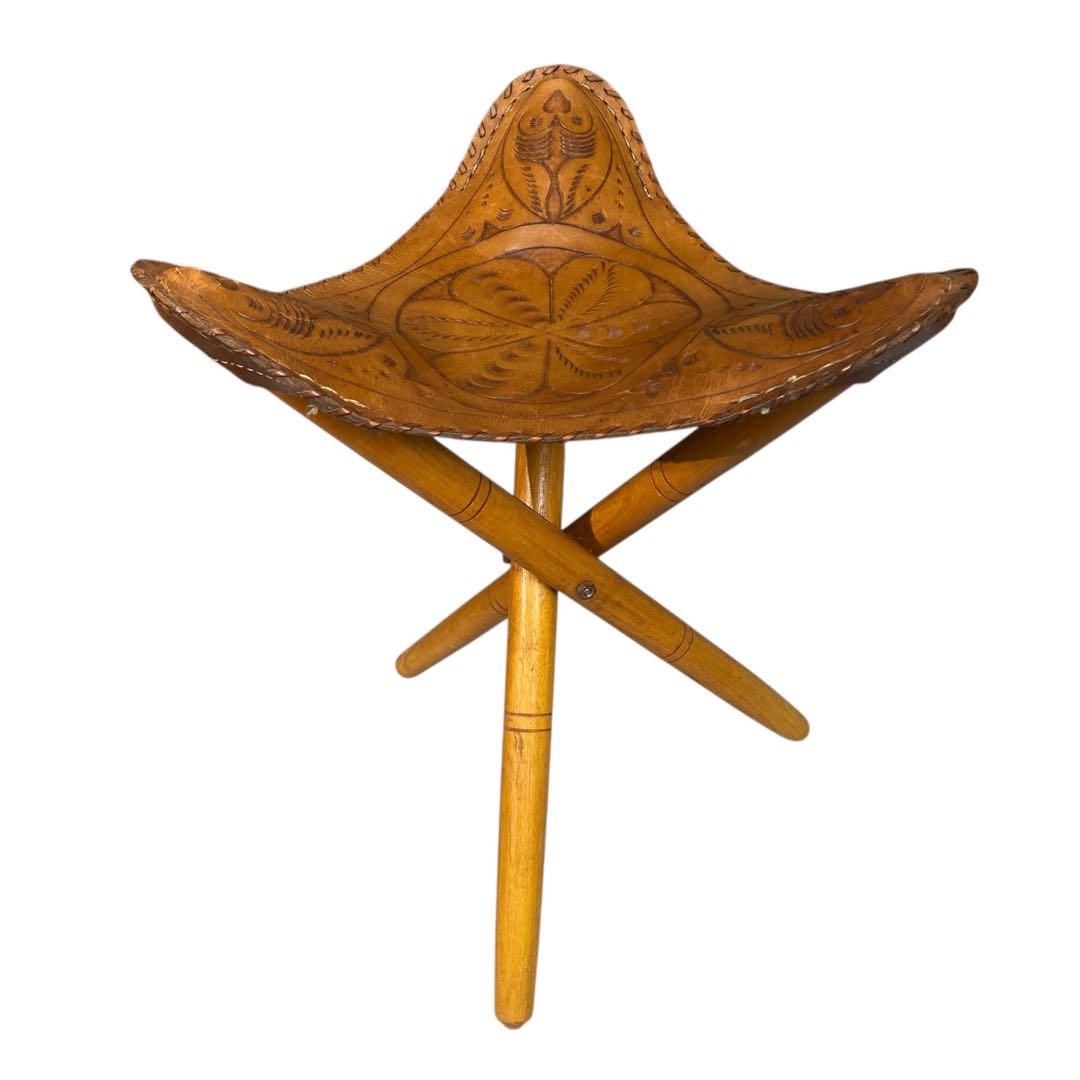 ハンティングチェア レザー ビンテージ　彫刻