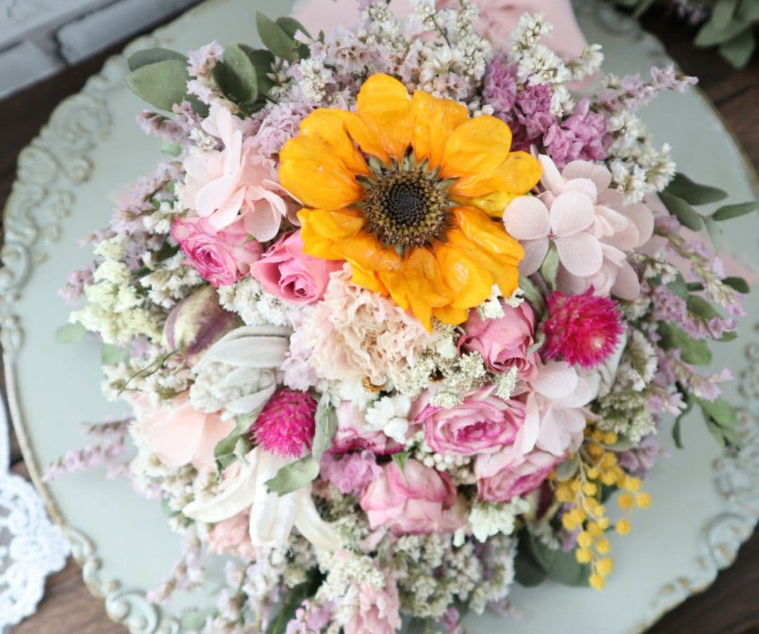 ドライフラワーꕤ︎︎ひまわりとバラと小花いっぱいスワッグꕤ︎︎花束2点セット