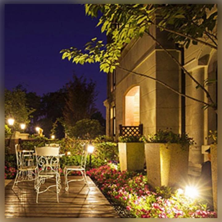 4台セット❣超高輝度COBライト搭載＆航空アルミ合金製♪ソーラー ガーデンライト