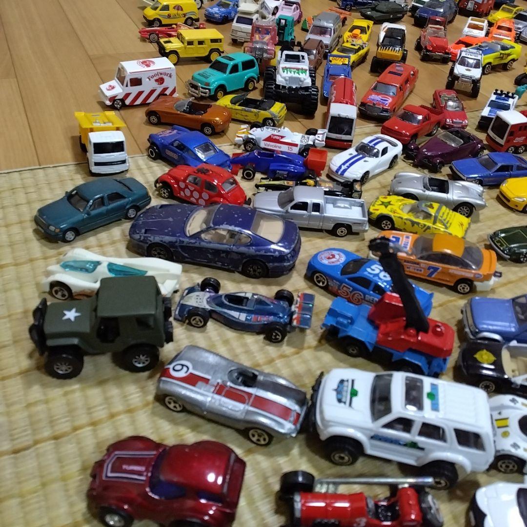 車　ヘリ　レースカー　ミニカー　いろいろ