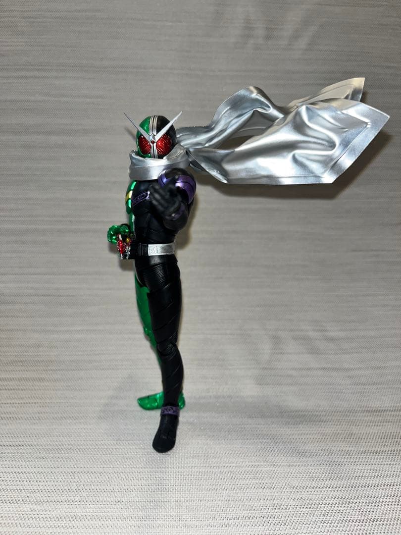 S.H.フィギュアーツ(真骨彫製法)仮面ライダーW サイクロンジョーカー風都探偵