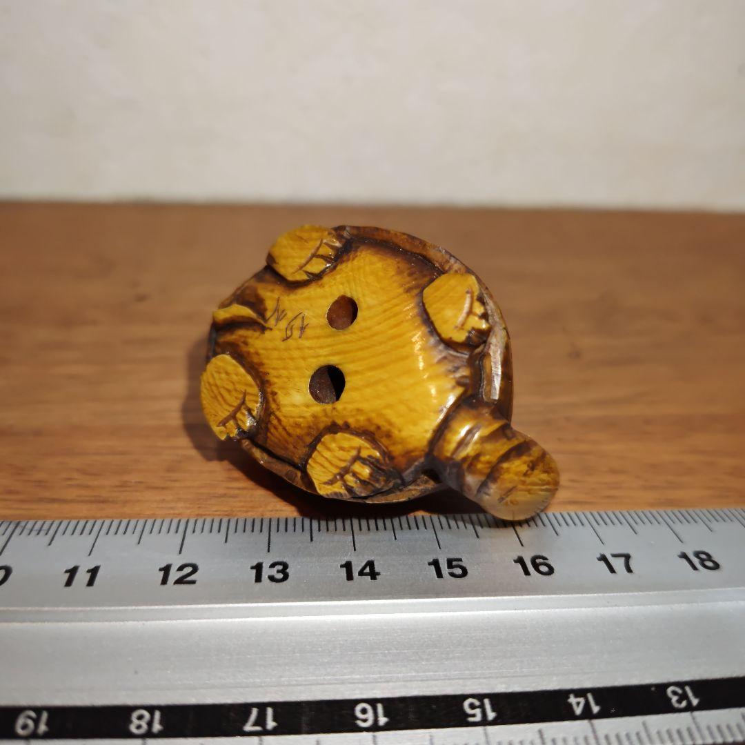 時代提物 縁起物根付 天然素材 在銘正之【親子亀】高さ約2.6cm 重さ約40ｇ