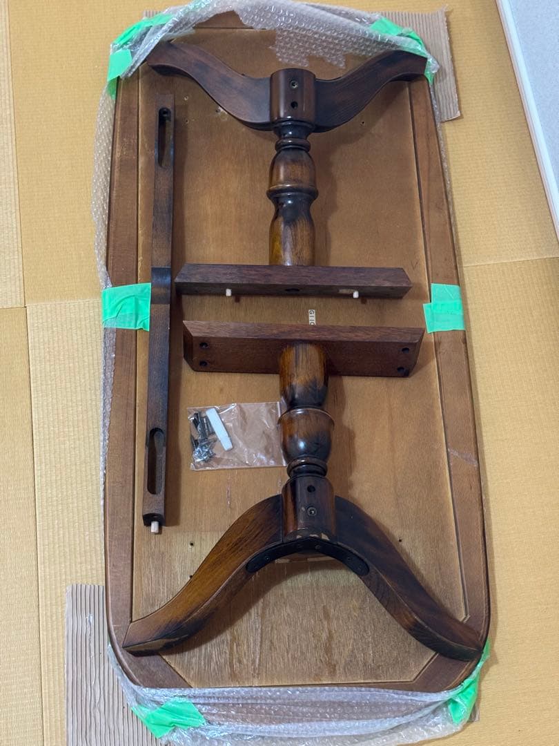 希少　美品【カリモク】コロニアル テーブル　リビングテーブル　天板ガラス付き