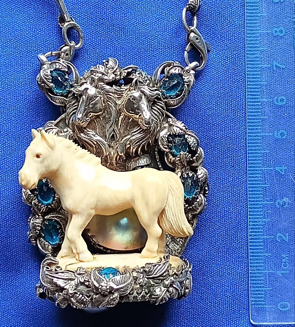 馬年に馬のシルバー手作りペンダント。