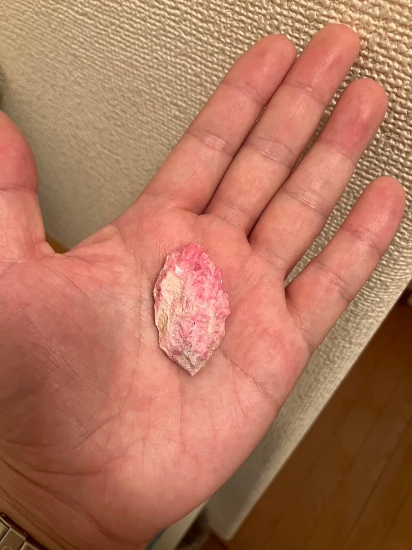 高品質、コレクションサイズ‼️北海道稲倉石鉱山産　ロードクロサイト原石