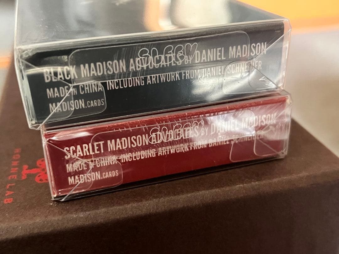 レアデック　Madison Advocates(Black/SCARLET)