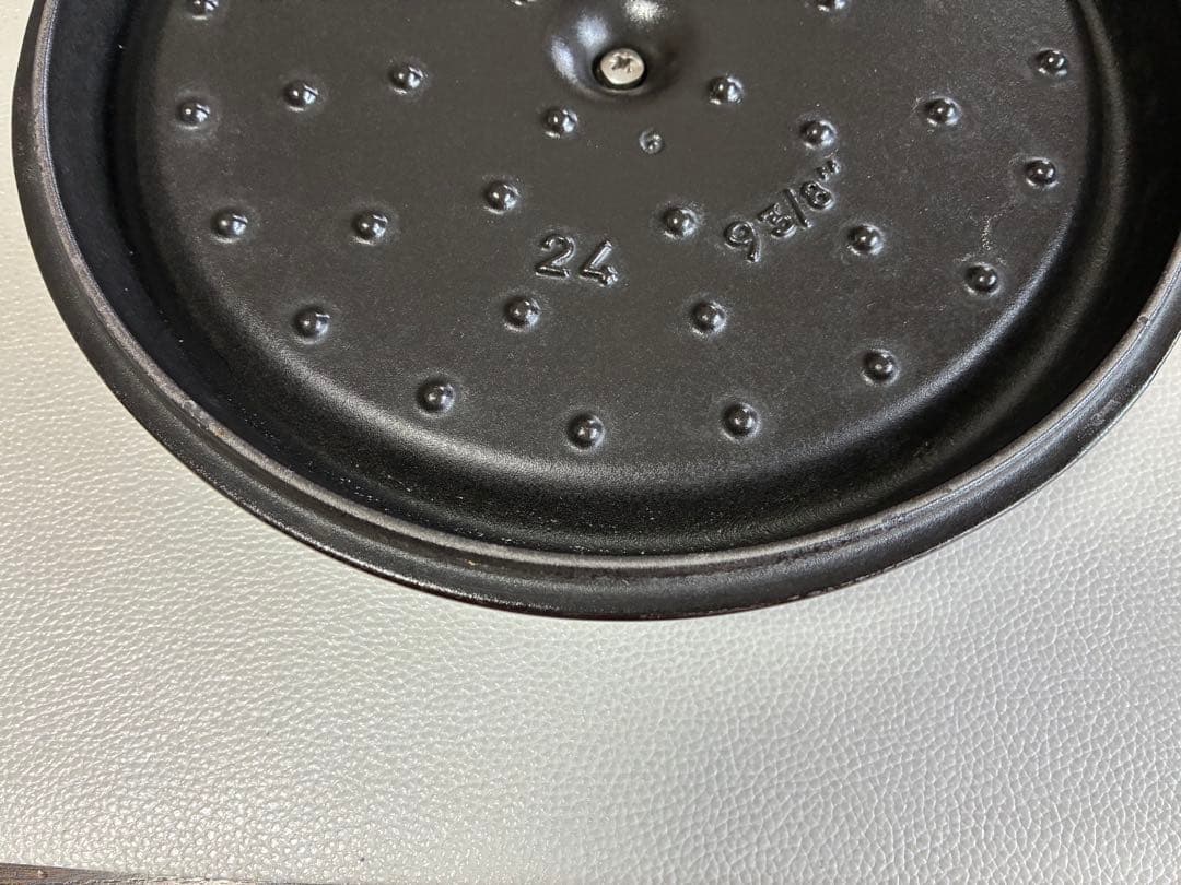 ストウブStaub　ココットラウンド24cm グレナディンレッド