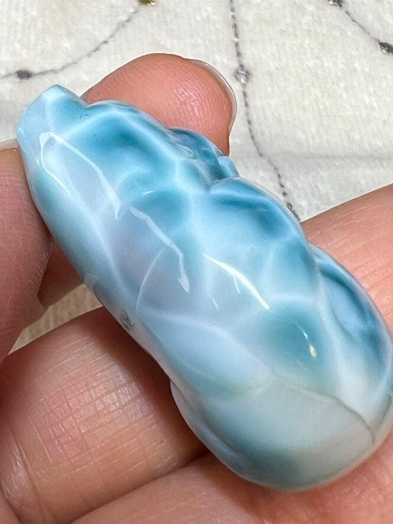 彫刻 ラリマー　アニマル　クマ　猫　たぬき　キツネ　犬　天然石