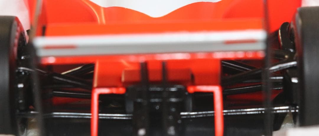 貴重ビックスケール1／18マクラーレン・ホンダMP4／4 セナ・コレコレ