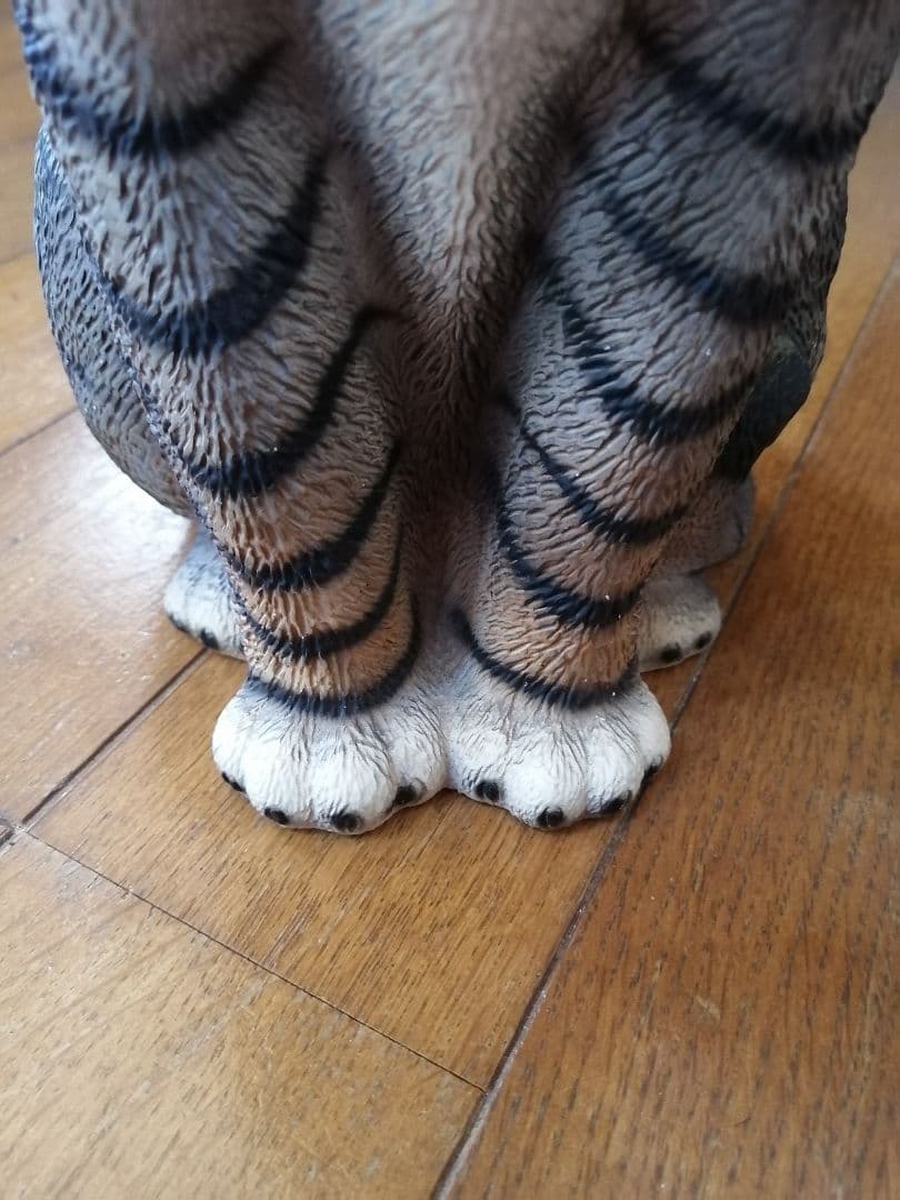 イタリア製ドマン 猫の置物 希少レア DEMAIN HK 見上げる猫 - メルカリ