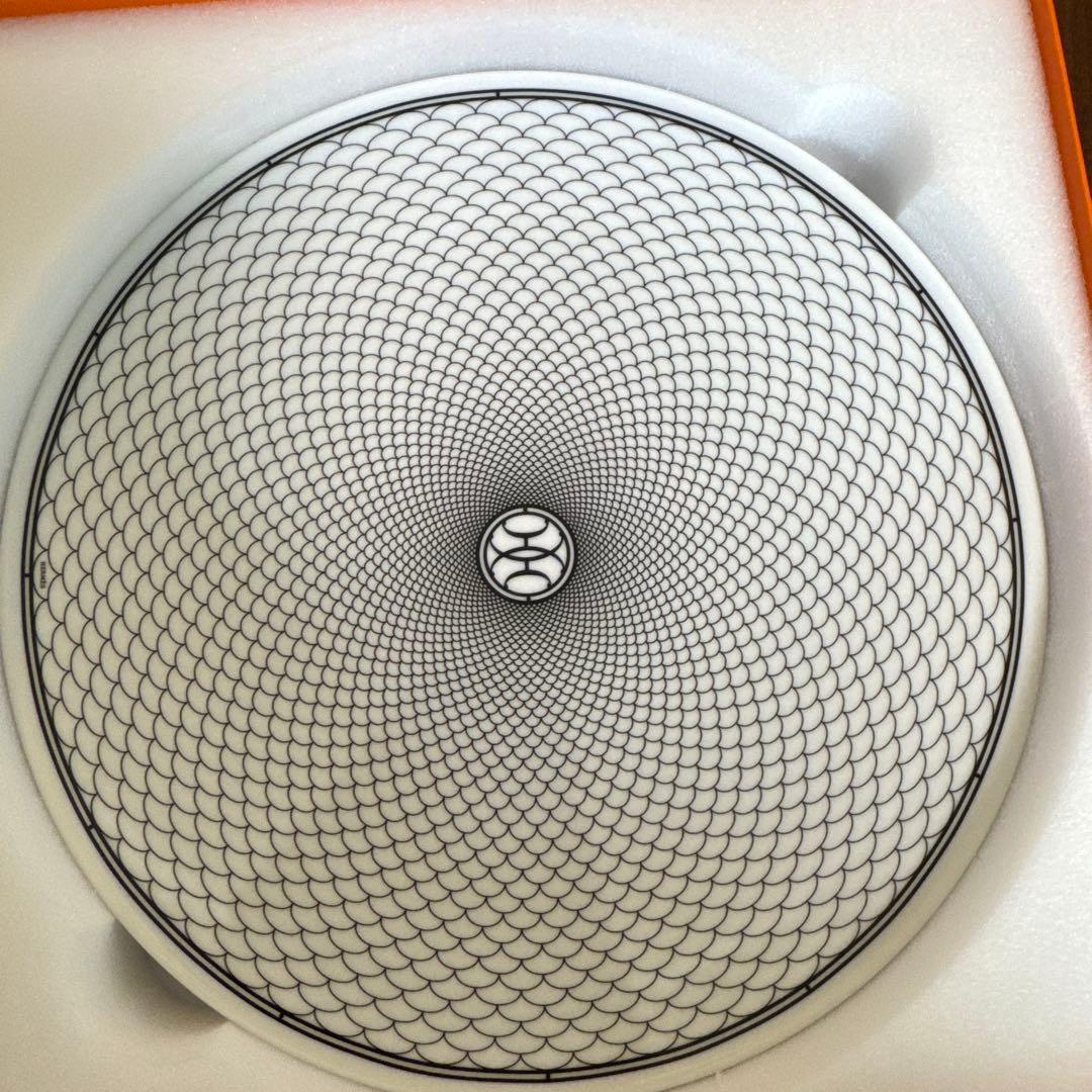 新品・未使用】エルメス ディナープレート 27センチ - メルカリ