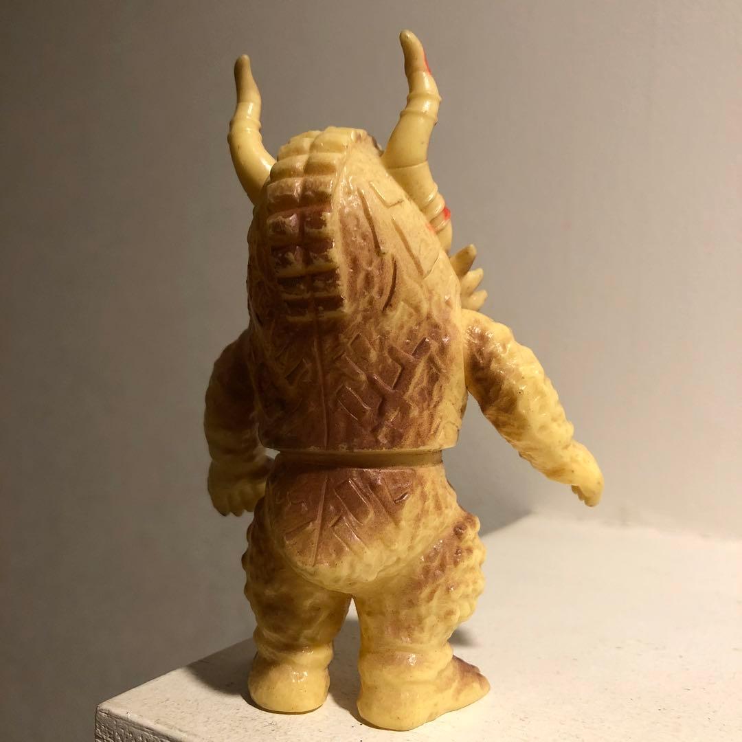 ミクラス ソフビ カプセル怪獣