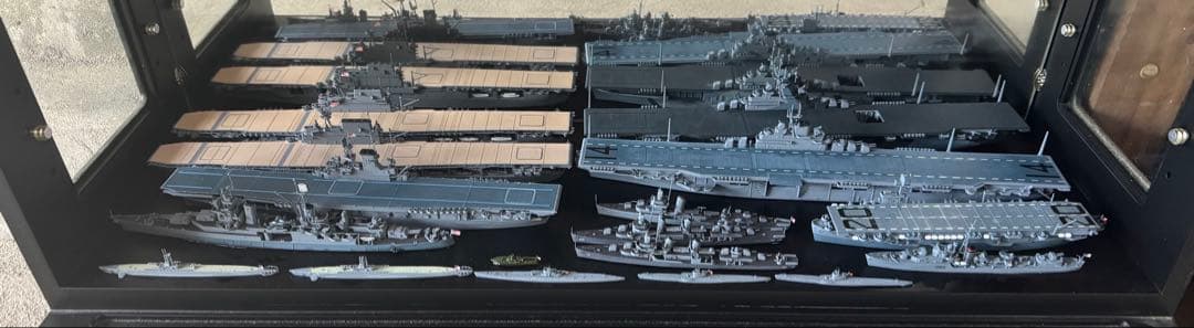 TYPE-B 戦艦、空母プラモデル　完成品　ガラスショーケース付き！