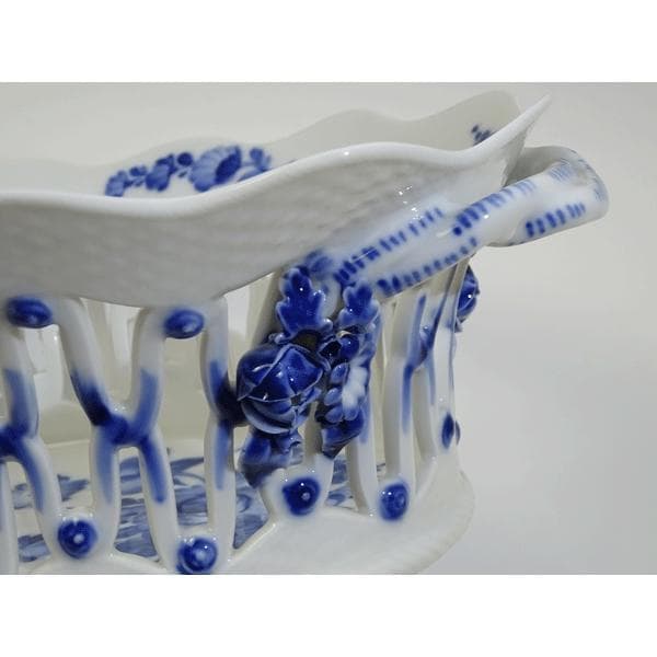 新品ロイヤルコペンハーゲン ブルーフラワーカーブ バスケット(オープンワーク)