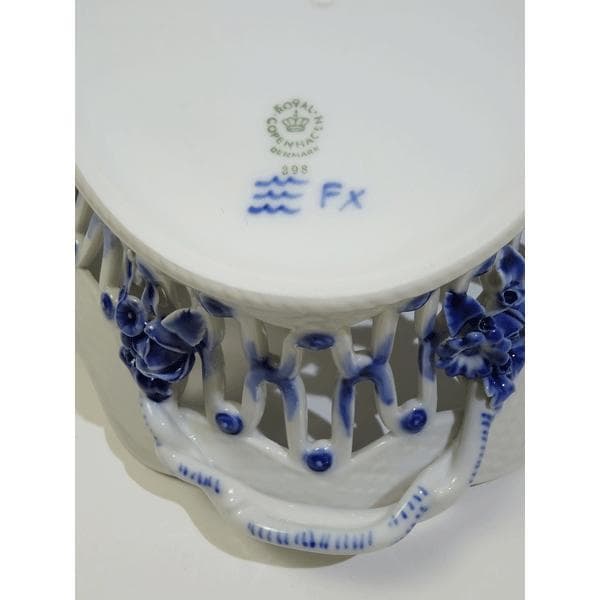 新品ロイヤルコペンハーゲン ブルーフラワーカーブ バスケット(オープンワーク)