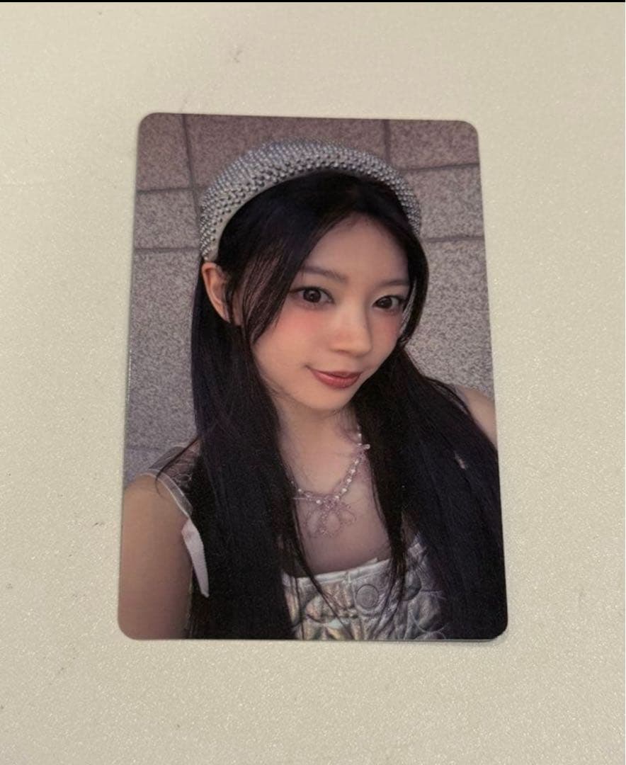 ILLIT　FC 会場限定　トレカ　モカ ILLIT fc welcome gift モカ トレカ - メルカリ