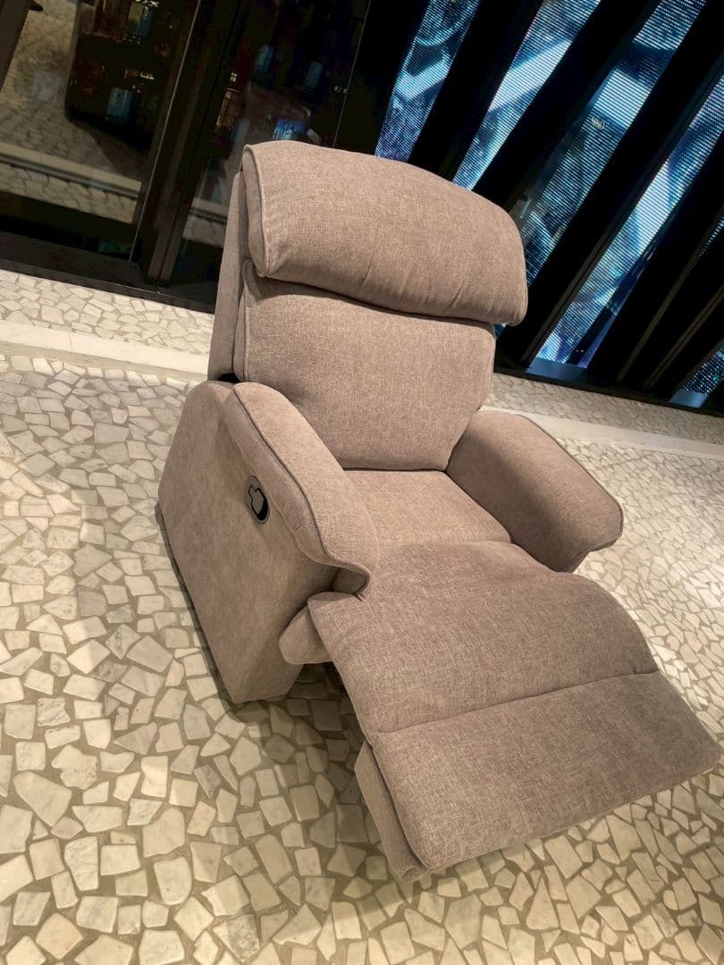 1人掛け リクライニングソファ  LOWYA