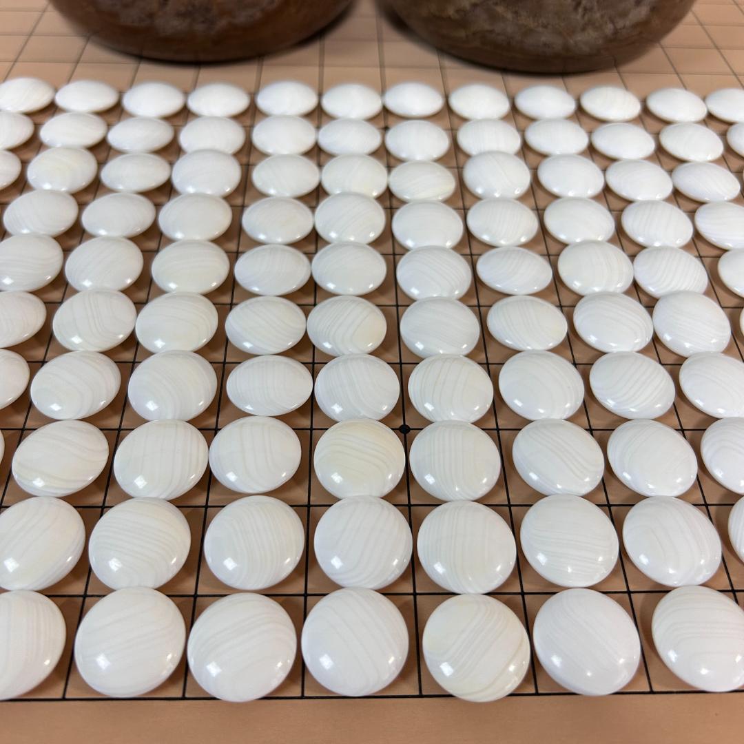 蛤碁石(月印) 那智黒石 32～33号 白180個 + 黒181個 囲碁 - メルカリ