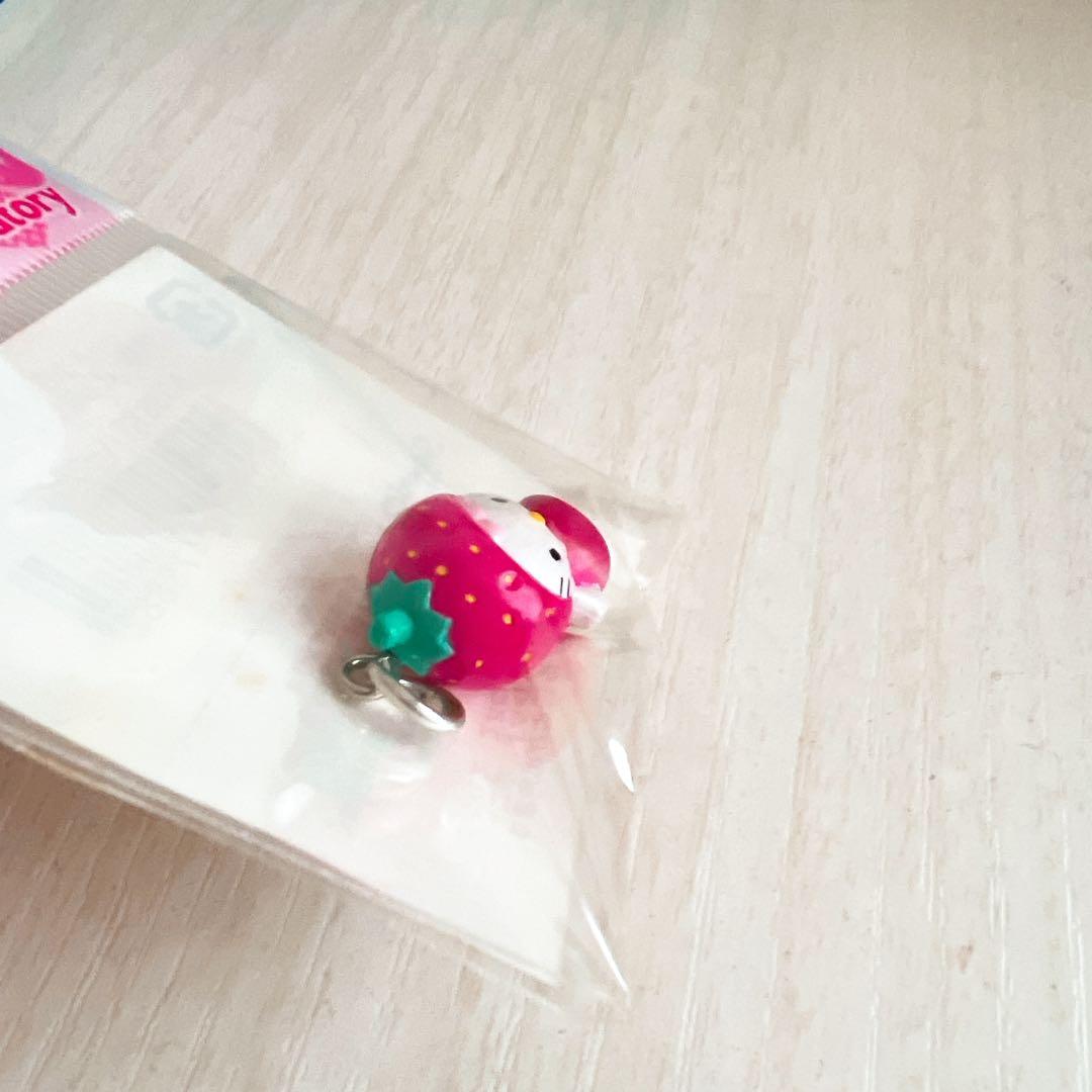 激レア　2003 キティ　いちごM アクセサリー パーツ チャーム マスコット