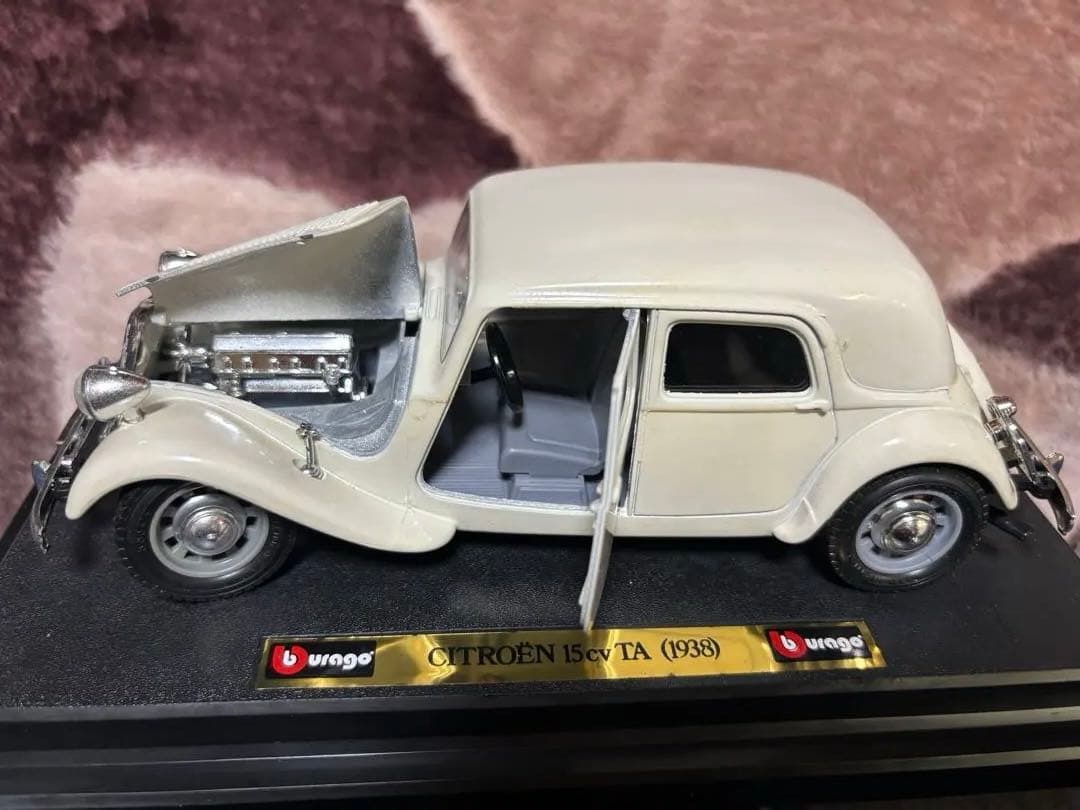 ブラーゴ社シトロエン15cv TAダイキャストメタルモデル 1/24