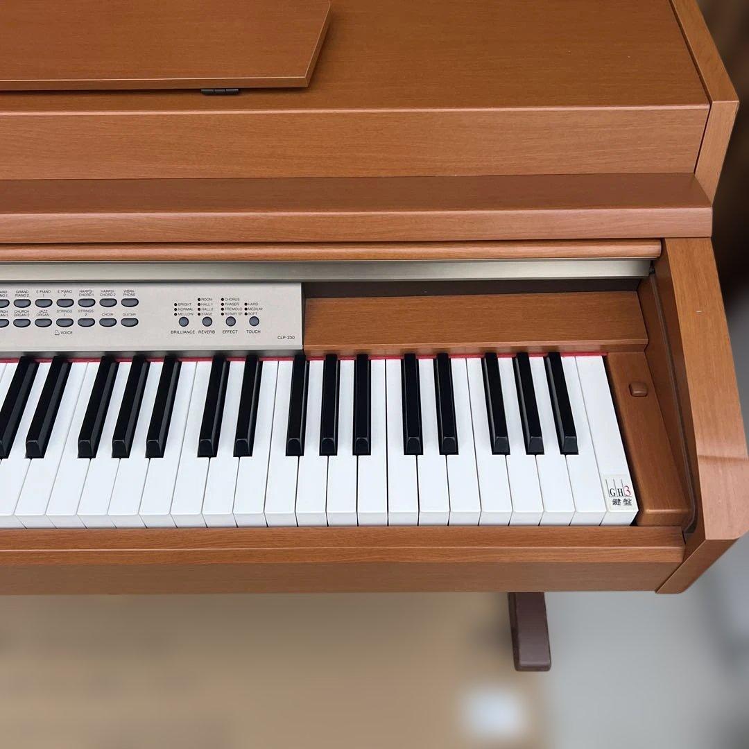 Yamaha Clavinova 木目調 3ペダル付き CLP-230 - メルカリ