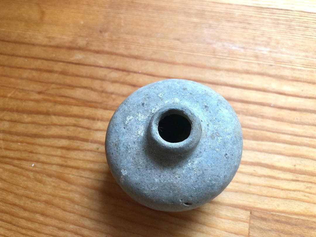 タイ・骨董】宋胡録（スンコロク) 白灰釉 小壺（1301年~1600年）