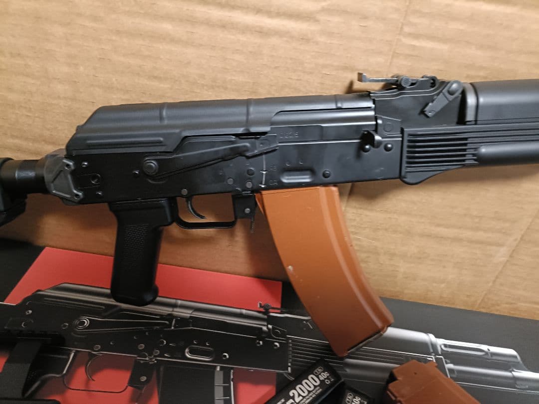 ト*ド様 東京マルイ 次世代電動ガン AK74MN　マガジン　サイドレール　リポ
