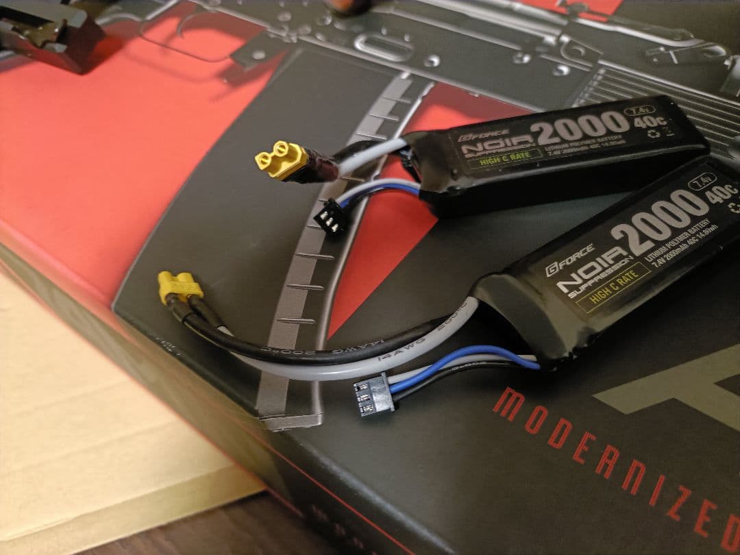 ト*ド様 東京マルイ 次世代電動ガン AK74MN　マガジン　サイドレール　リポ