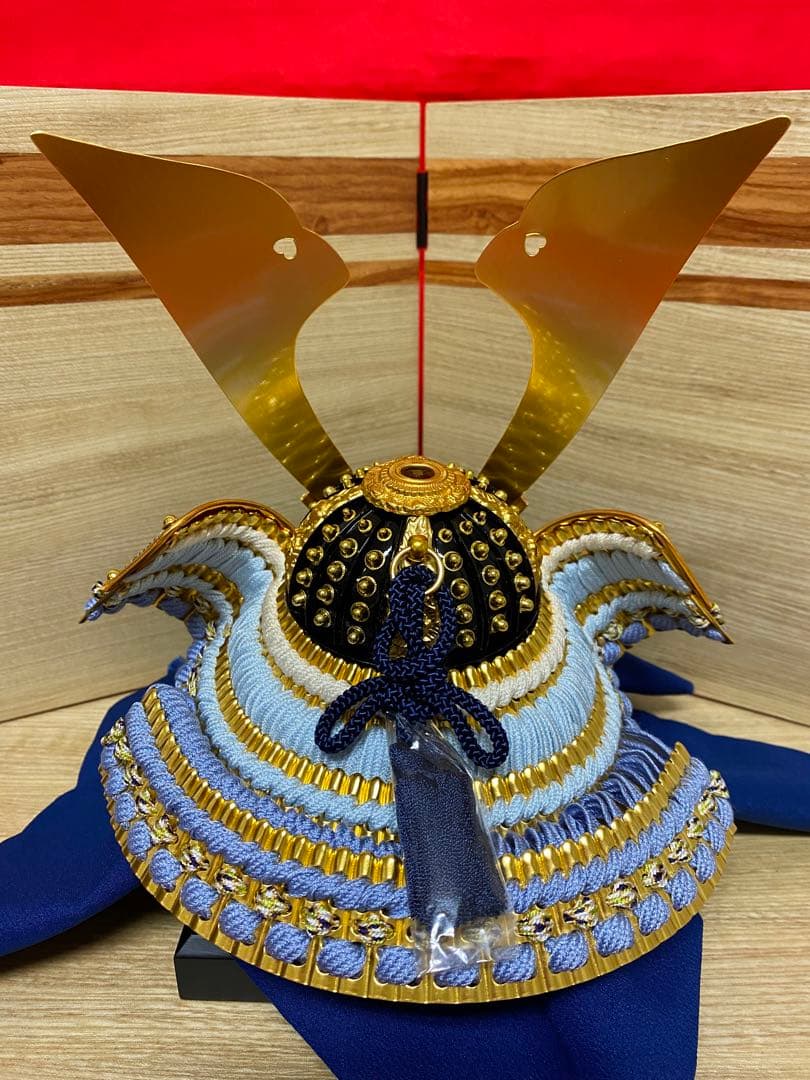 東京久月　五月人形　銘木シリーズ　針桐　家紋付き兜飾り収納セット