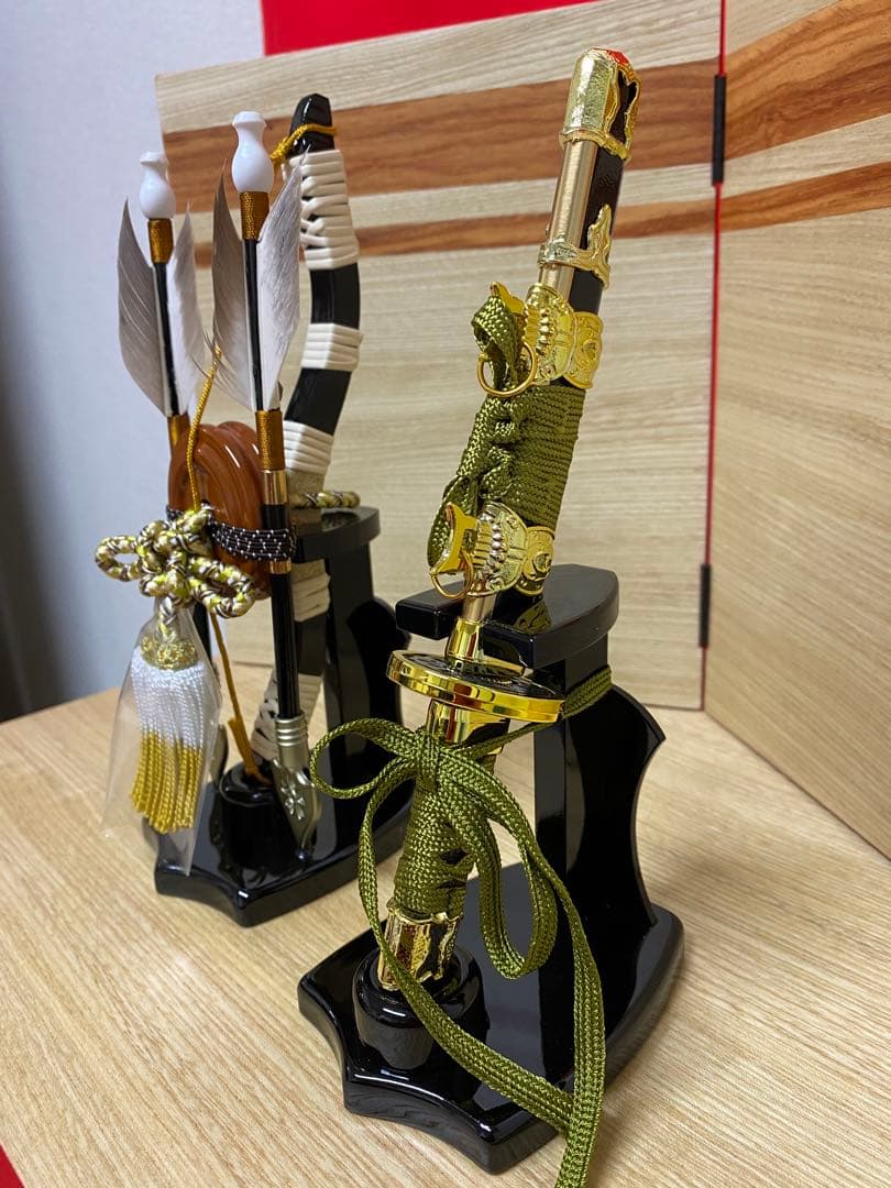 東京久月　五月人形　銘木シリーズ　針桐　家紋付き兜飾り収納セット