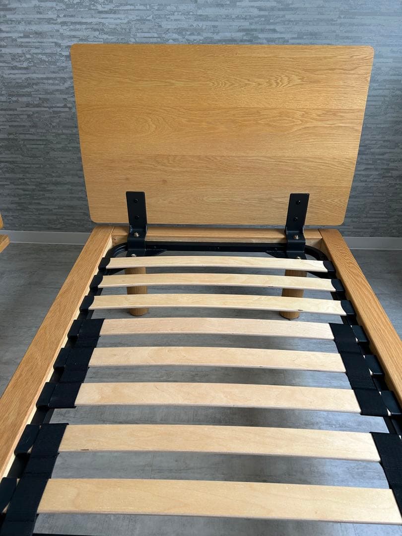 無印良品　ベッドフレーム　スモールシングル　オーク材　②