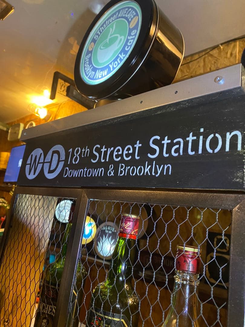 照明付き棚　カフェ　ブルックリン　アメリカン