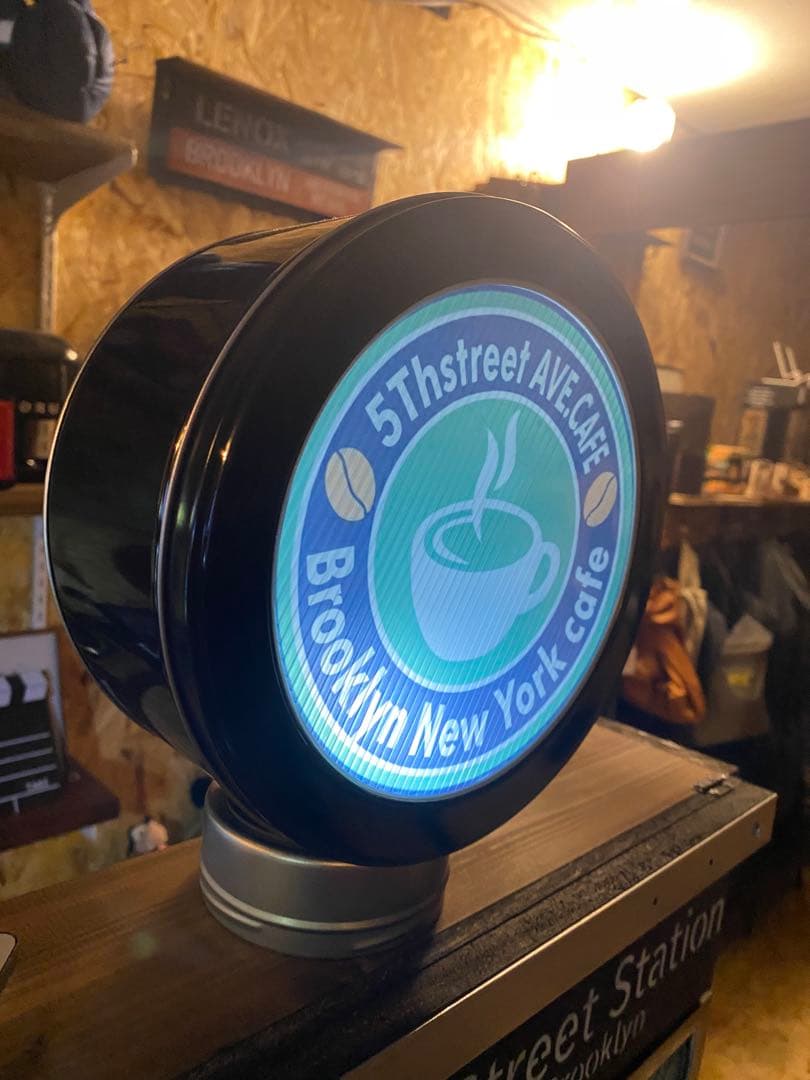 照明付き棚　カフェ　ブルックリン　アメリカン