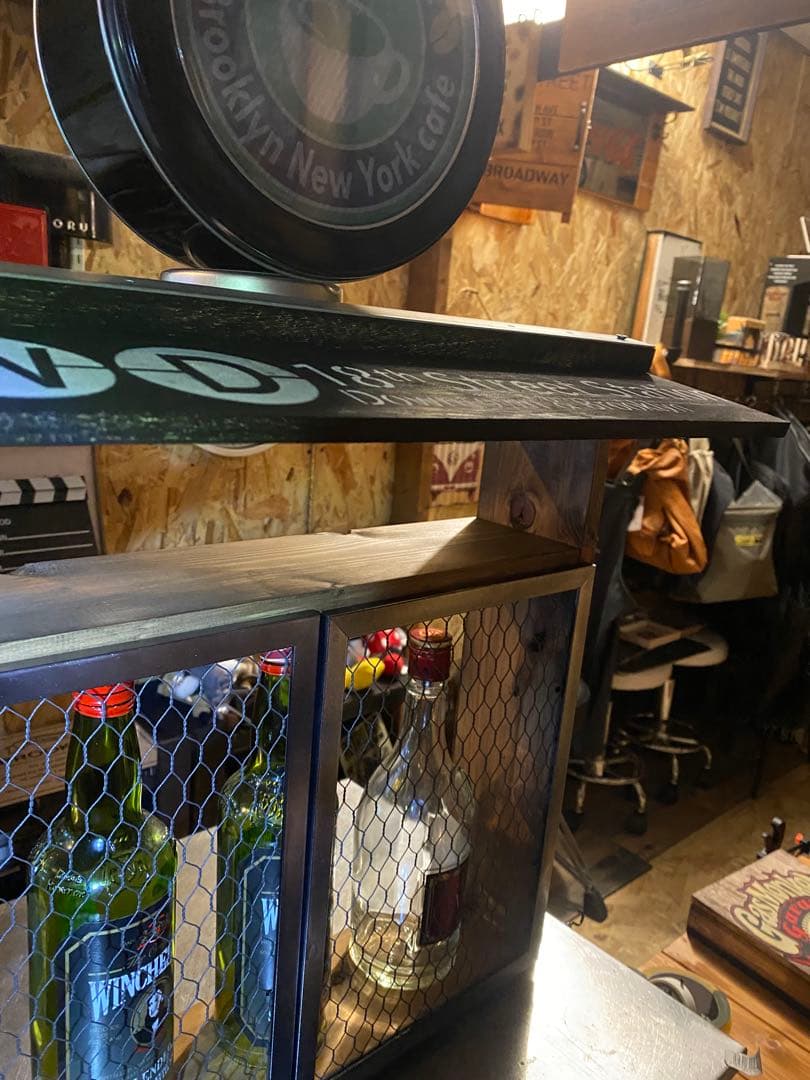 照明付き棚　カフェ　ブルックリン　アメリカン