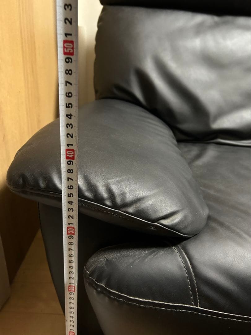 黒のソファ 幾何学模様カバー・クッション付き - メルカリ