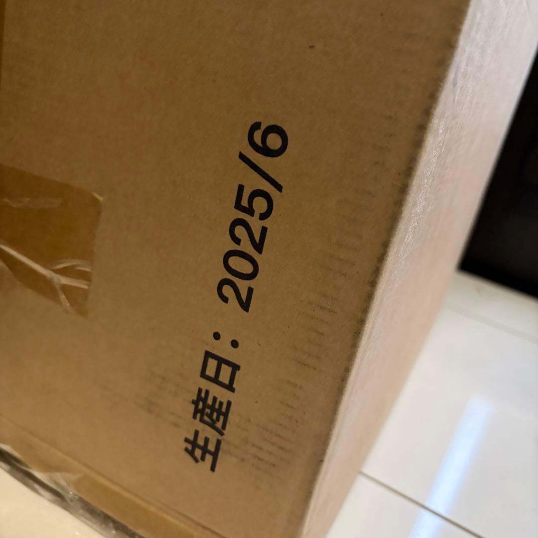 キャビネット 木製 波型扉 リビング収納 扉付き収納 高脚デザイン サイドボード