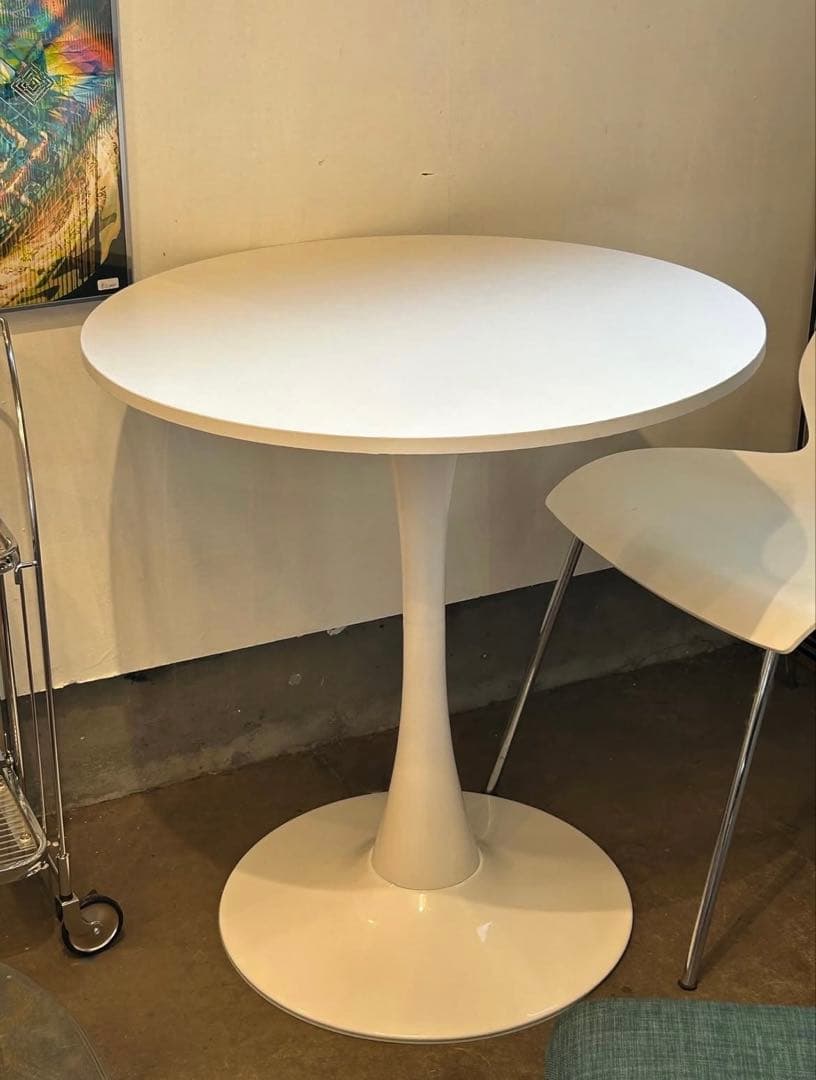 ホワイトラウンドカフェテーブル【monoroom町田】