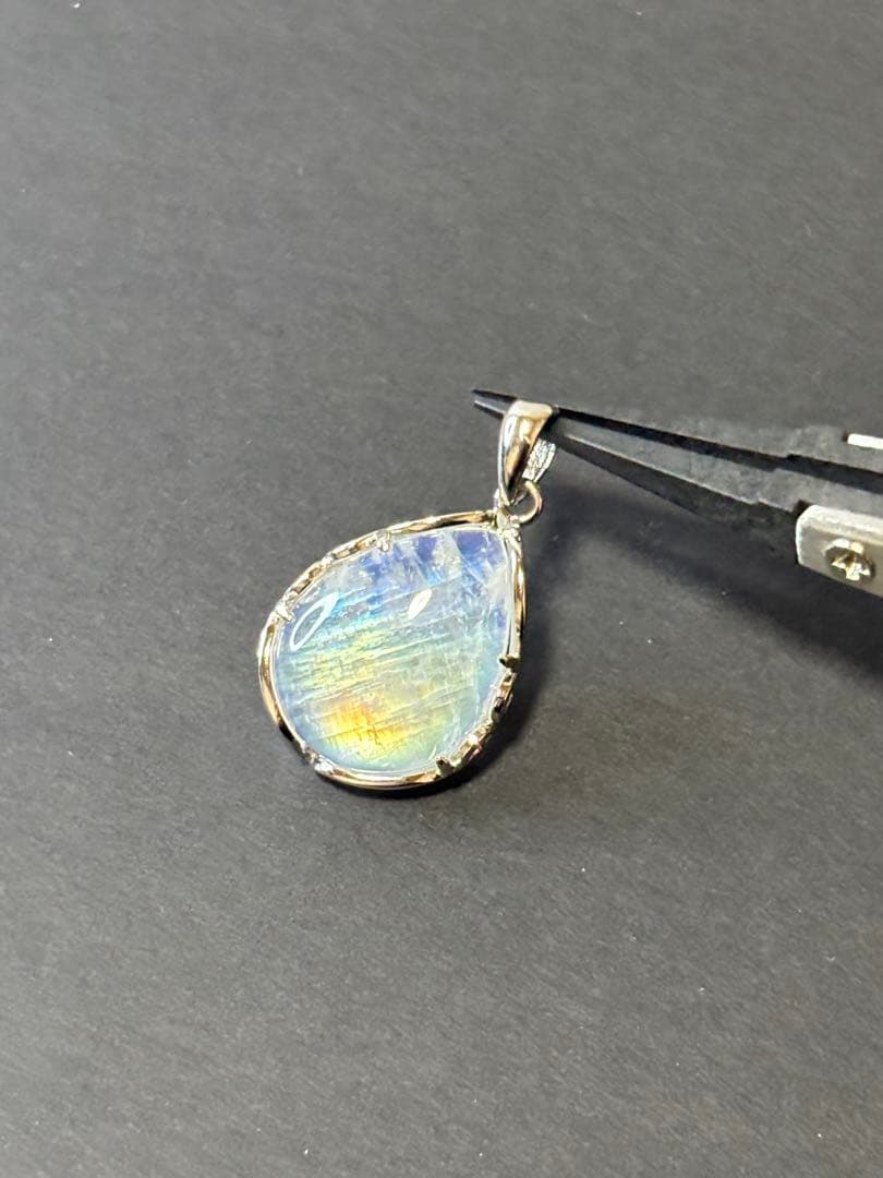 レインボームーンストーン ペンダントトップ（インド産）S925①