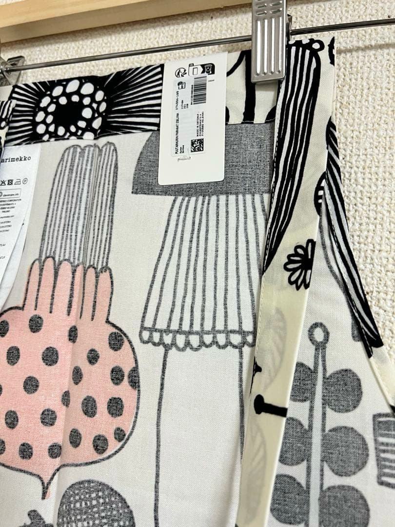 ☺︎新品未使用　マリメッコ　marimekko 人気柄　エプロン　新カラー☺︎