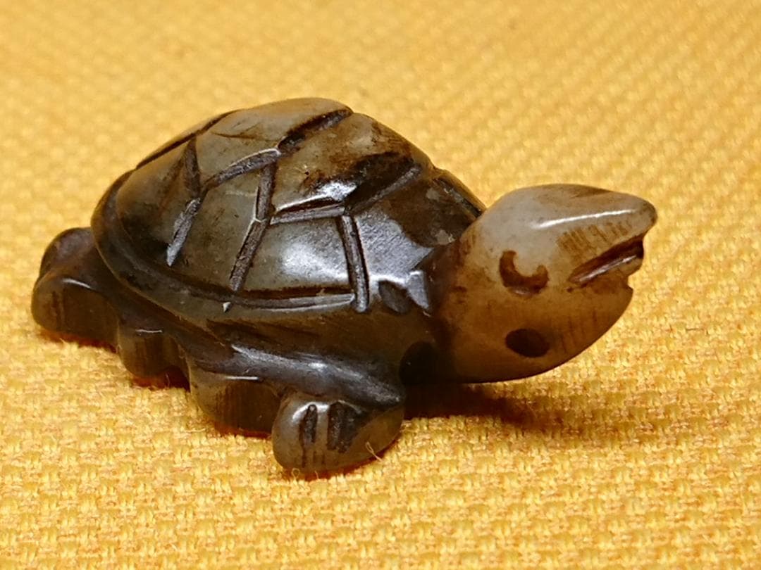 根付　古玉　古玩　亀　オブジェ　置物　インテリア　工芸品　美術品　A1143