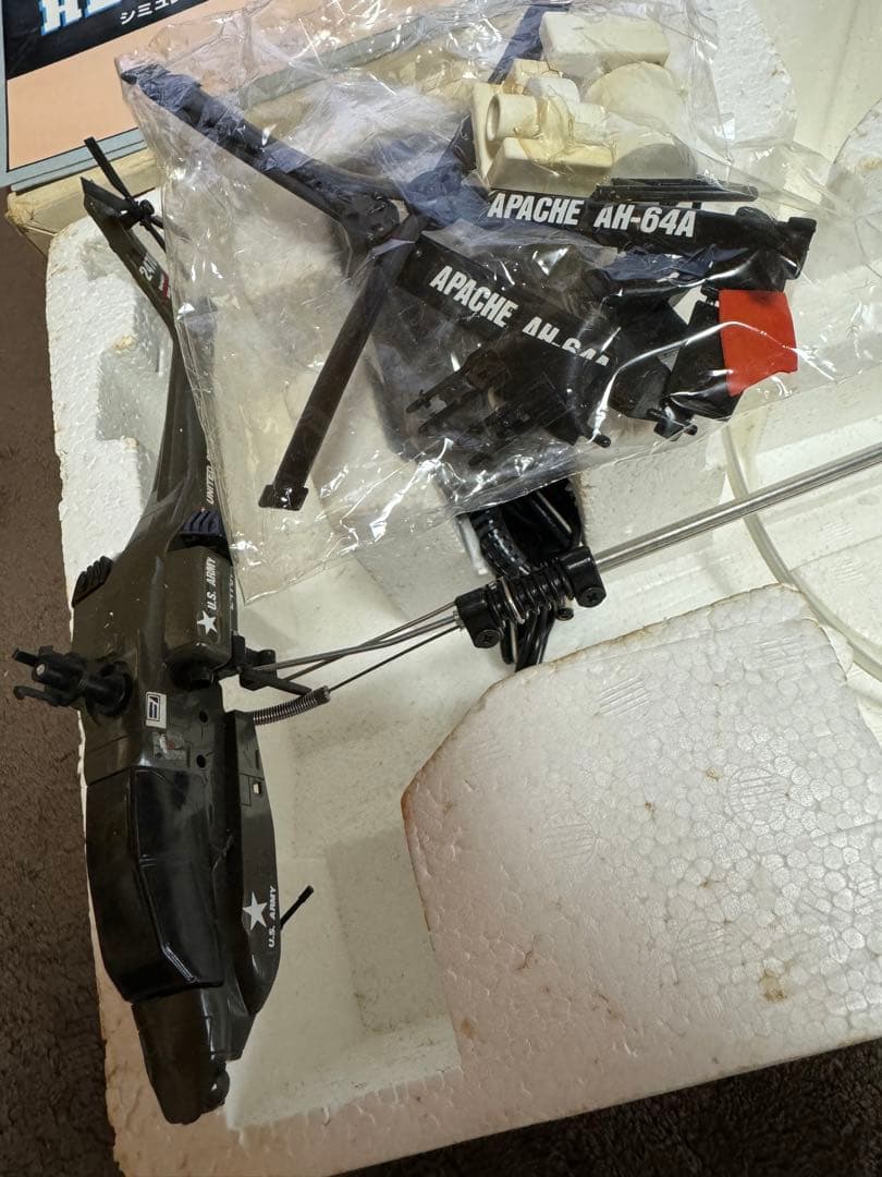 ヘリコプターラジコン　アパッチAH-64A APACHE