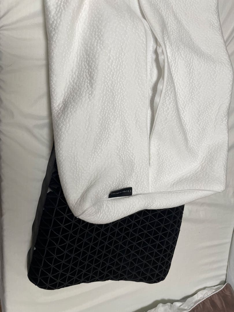 羊のいらない枕　至極　取り外しカバー付き