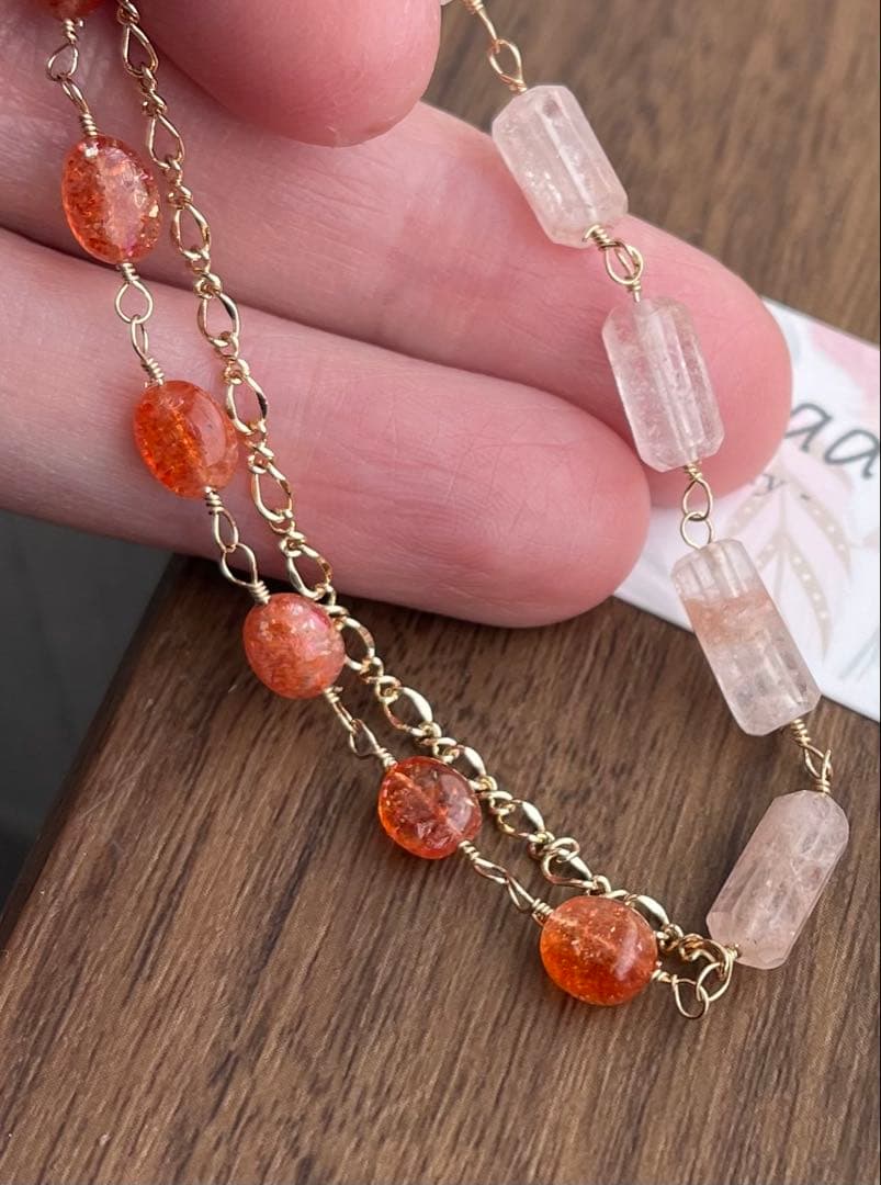 キラキラサンストーンとマニカラン水晶のアシンメトリーブレスレット14kgf