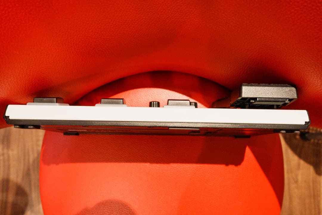 BOSS GT-1 White 限定カラー（書籍BOSS GT-1の教科書つき）