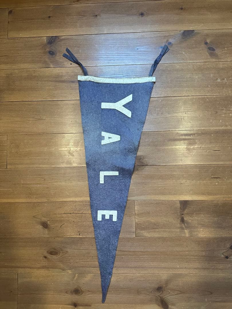 YALE バナー