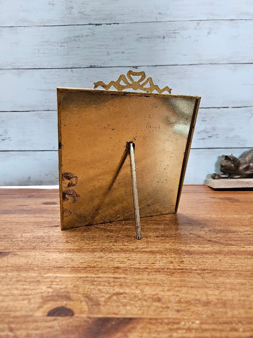 フランスアンティーク 真鍮製の写真立て フォトフレーム 正方形 リボン 装飾