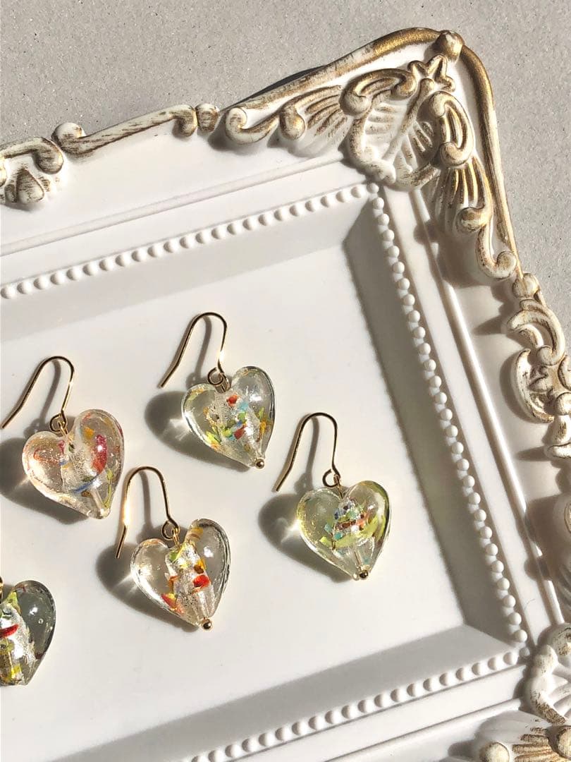 【687】ハンドメイド ガラスビーズ ハート シンプル ピアス イヤリング