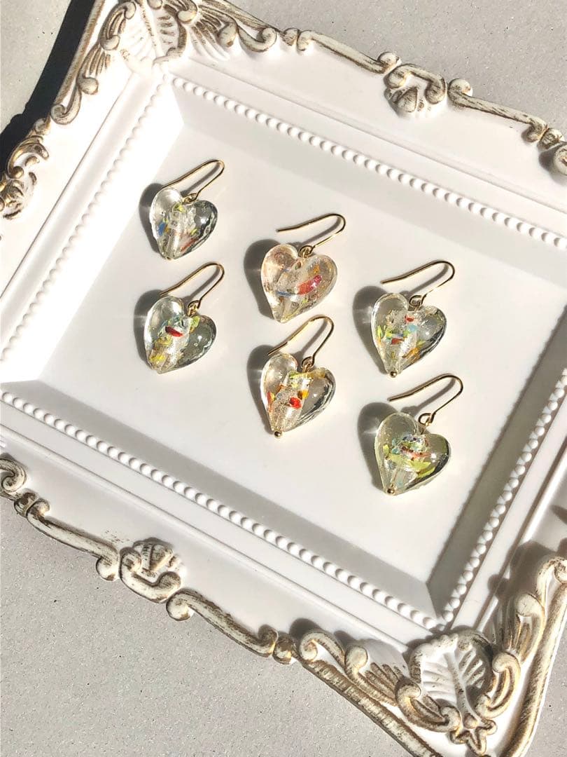【687】ハンドメイド ガラスビーズ ハート シンプル ピアス イヤリング