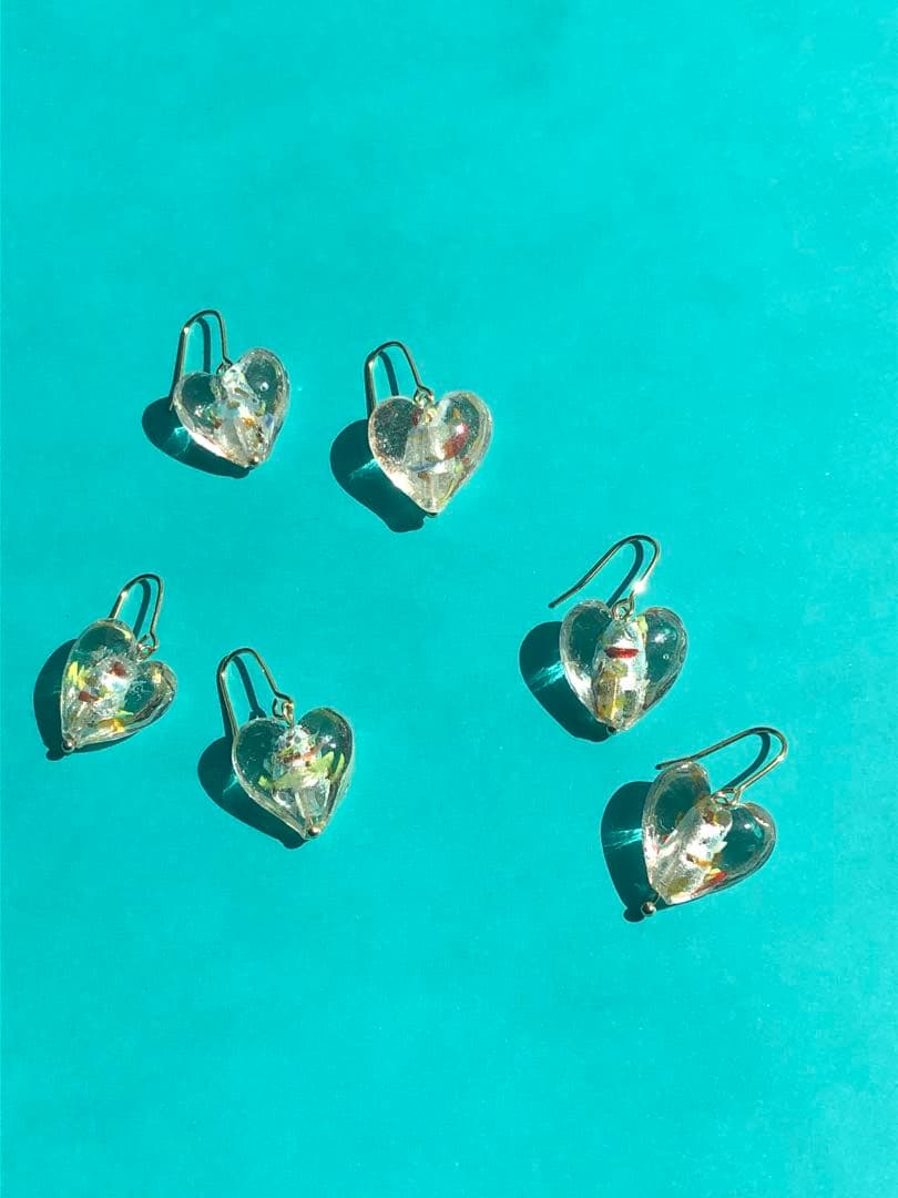 【687】ハンドメイド ガラスビーズ ハート シンプル ピアス イヤリング