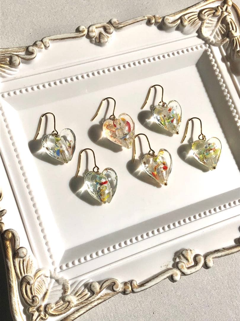 【687】ハンドメイド ガラスビーズ ハート シンプル ピアス イヤリング